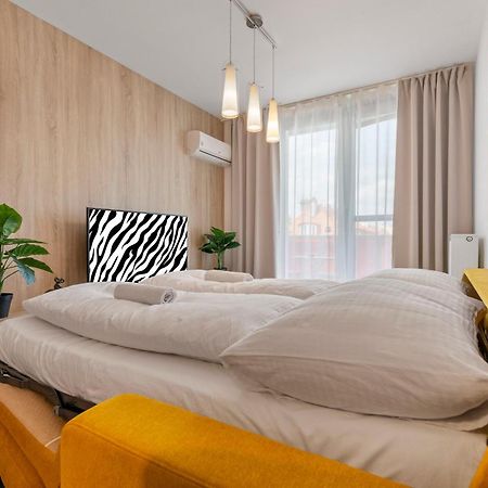 Lam Safari - Balcony - Ac - Free Parking Daire Bratislava Dış mekan fotoğraf