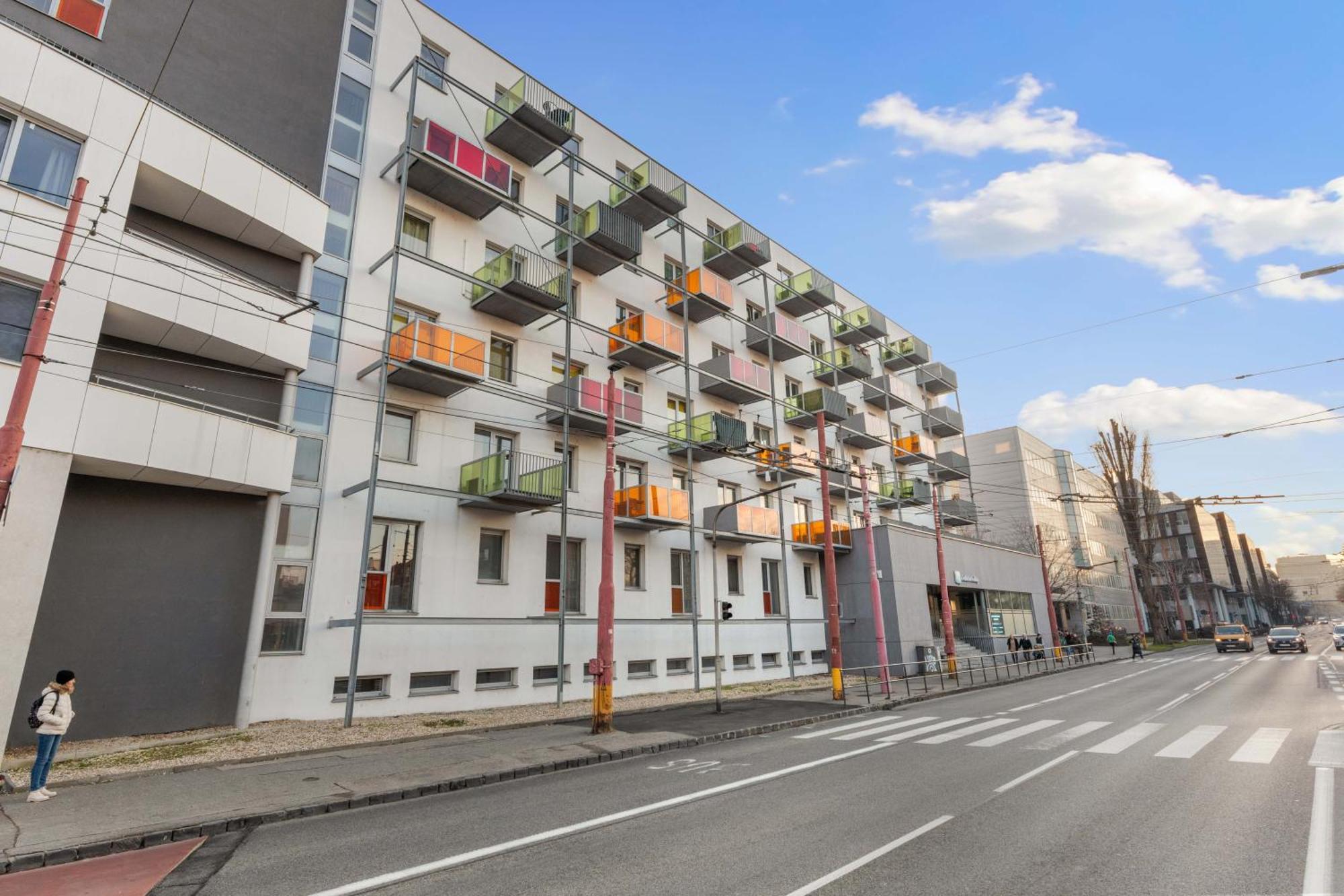 Lam Safari - Balcony - Ac - Free Parking Daire Bratislava Dış mekan fotoğraf